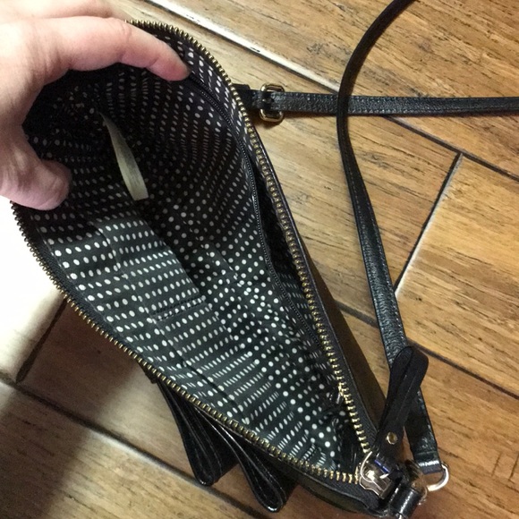 Kate spade ♠️ crossbody - Picture 2 of 3